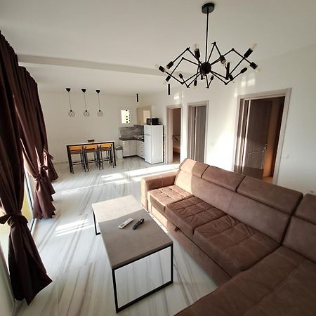 Apartments Miles ウトイェハ エクステリア 写真