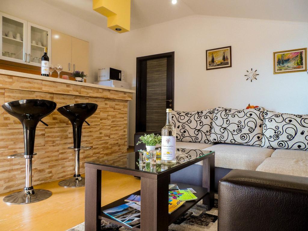 Apartments Miles ウトイェハ エクステリア 写真